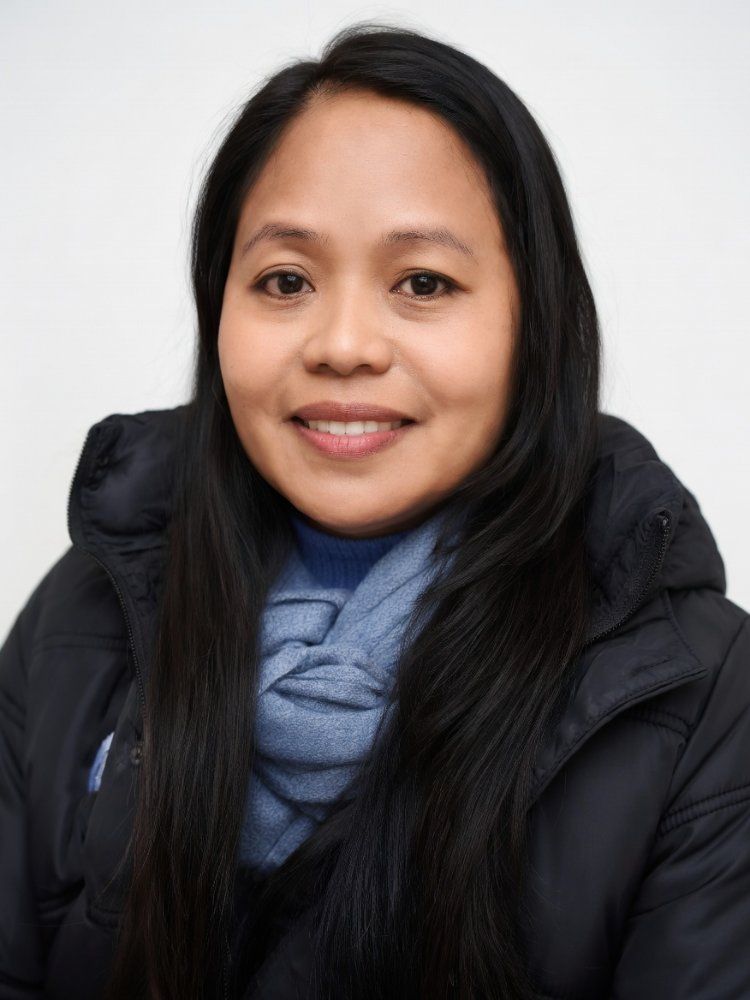 Venus, 18 años de experiencia - Empleada del hogar filipina
